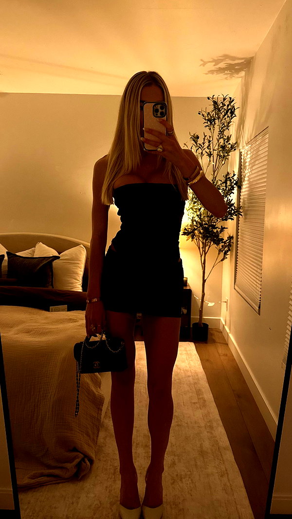_ashleeevangelinos_ instagram image archive image