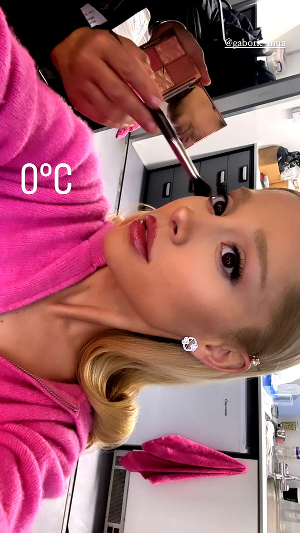 arianagrande instagram image archive image