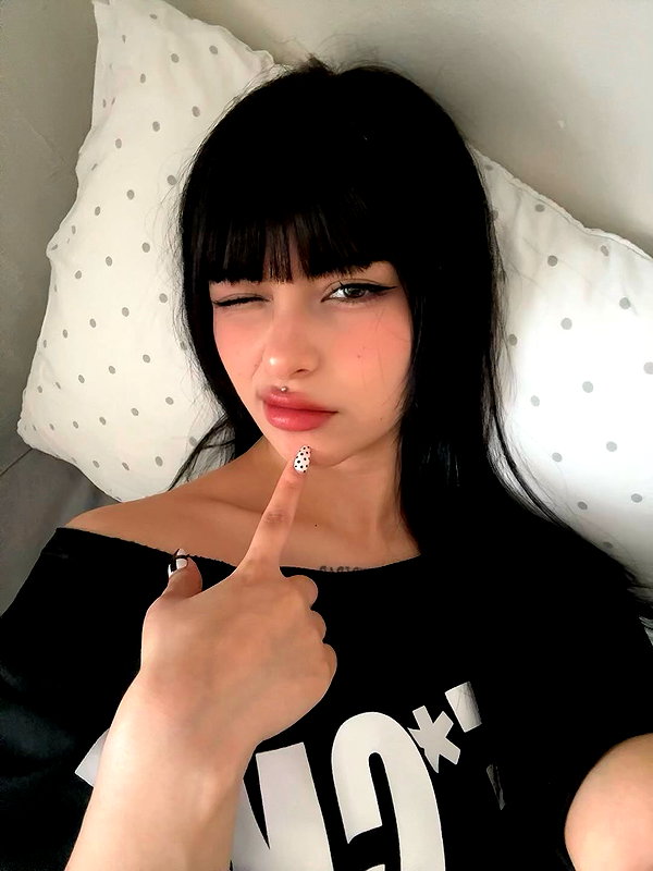 connie.01j instagram image archive image