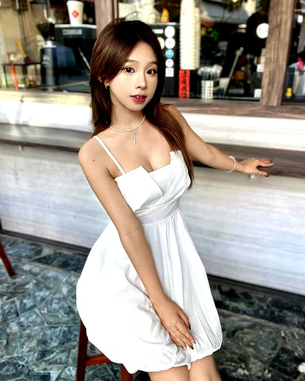 e.shao_417 instagram image archive image