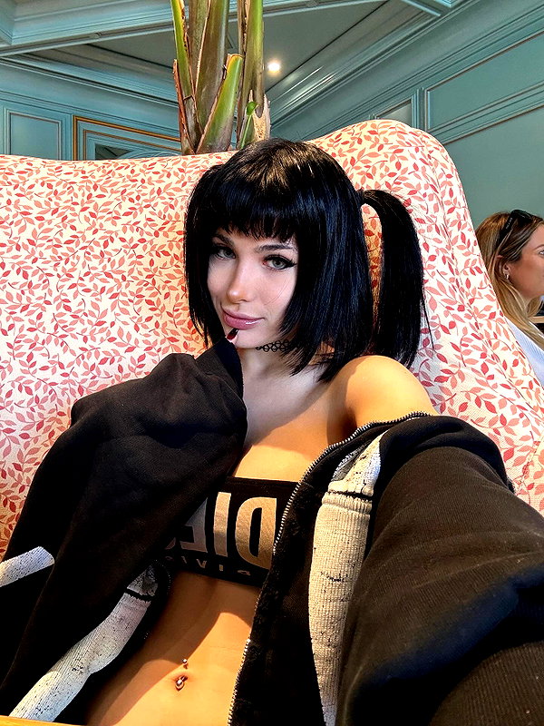 nicoleponyxo instagram image archive image