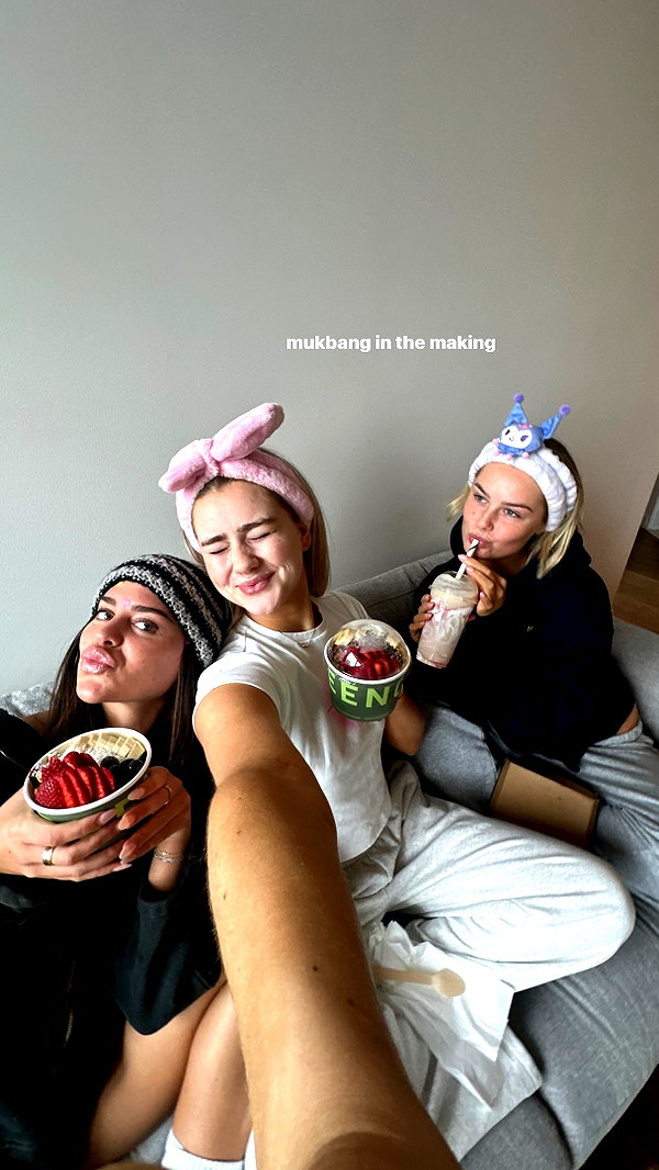 sophadophaa_ instagram image archive image