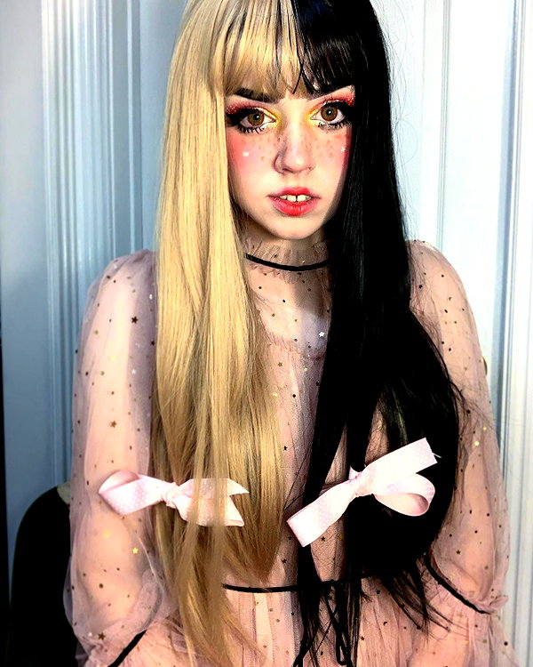 yeahimcaroline instagram image archive image