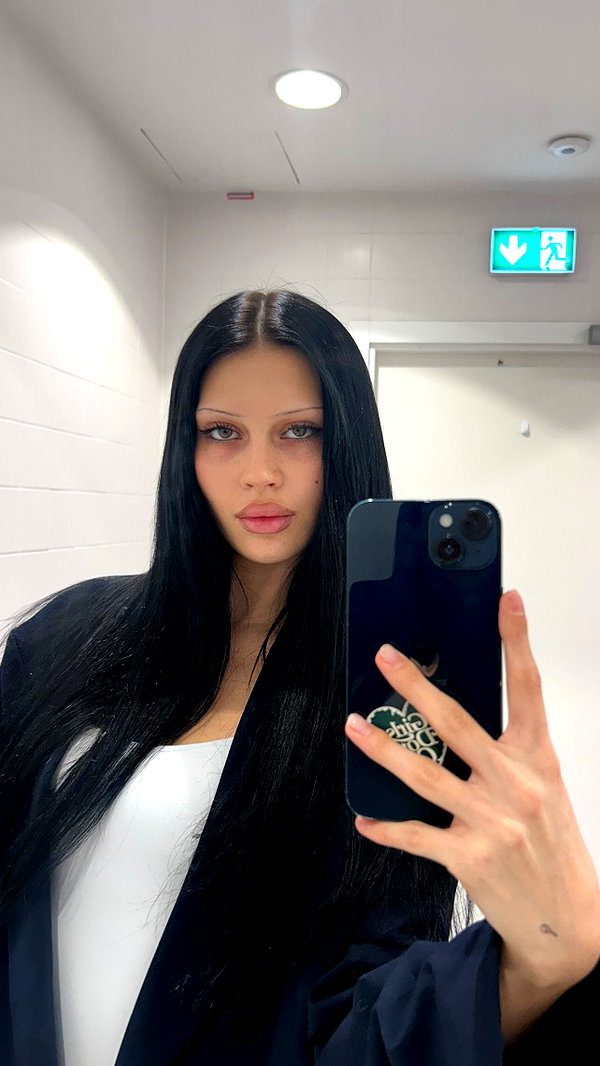 karolinaawasik archive image