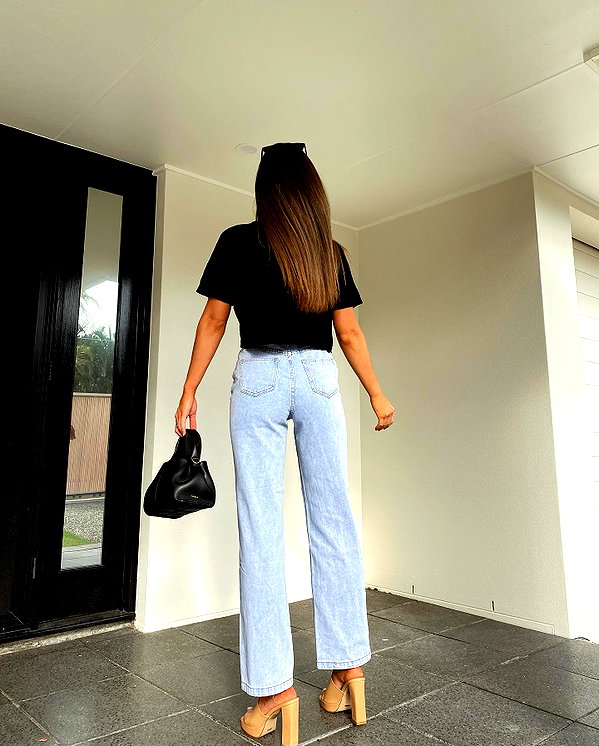 olivia.mathers instagram image archive image
