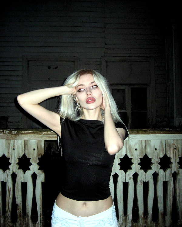 alien.hanna instagram image archive image