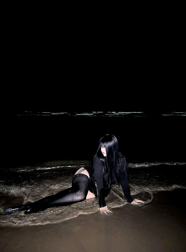 andasrose instagram image archive image