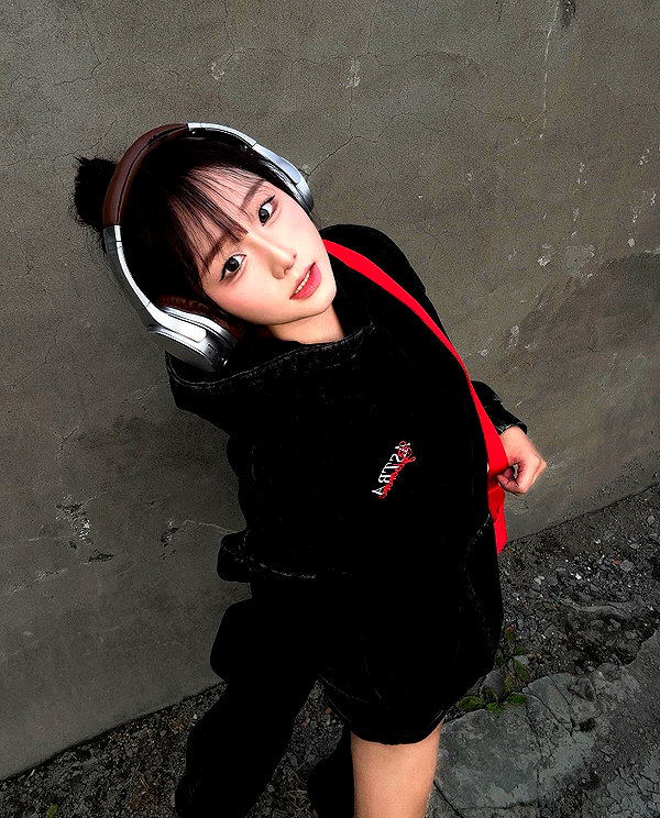 lai_931201 instagram image archive image