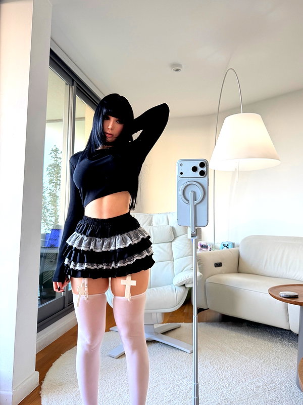 nicoleponyxo instagram image archive image