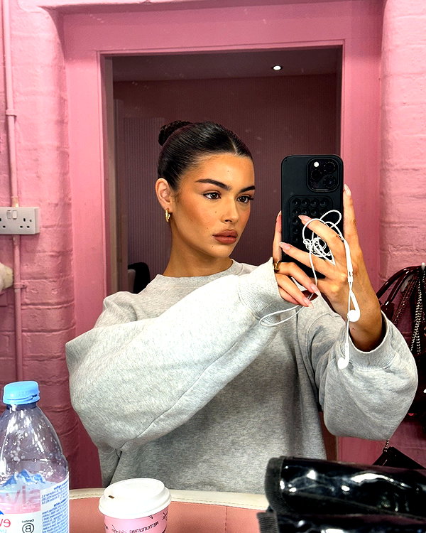 oliviaphillipps instagram image archive image