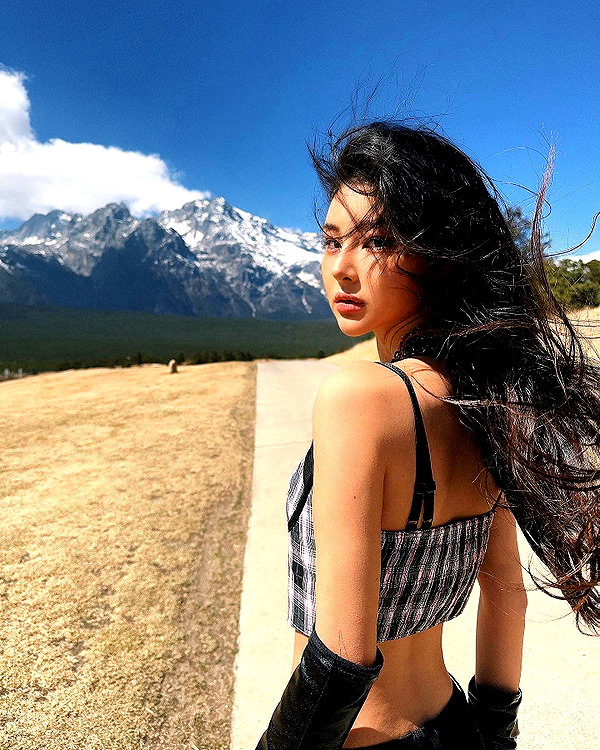 ll.lu1s instagram image archive image