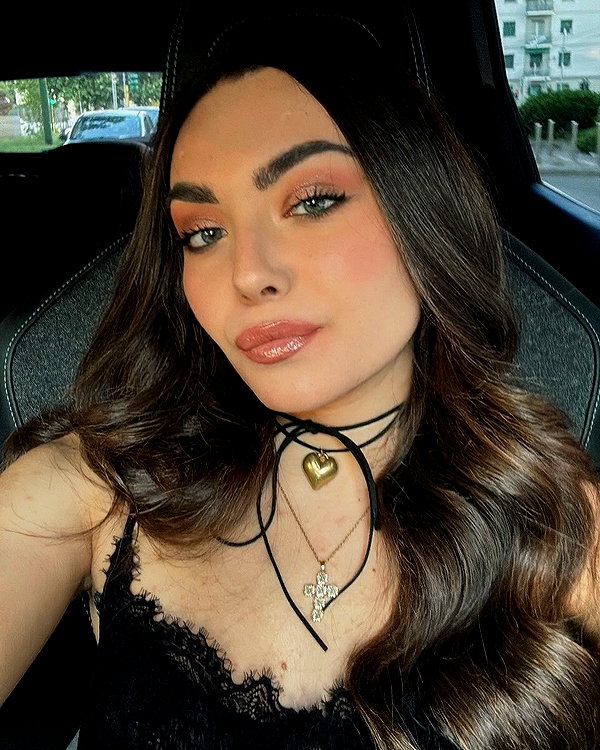 annabottoo instagram image archive image