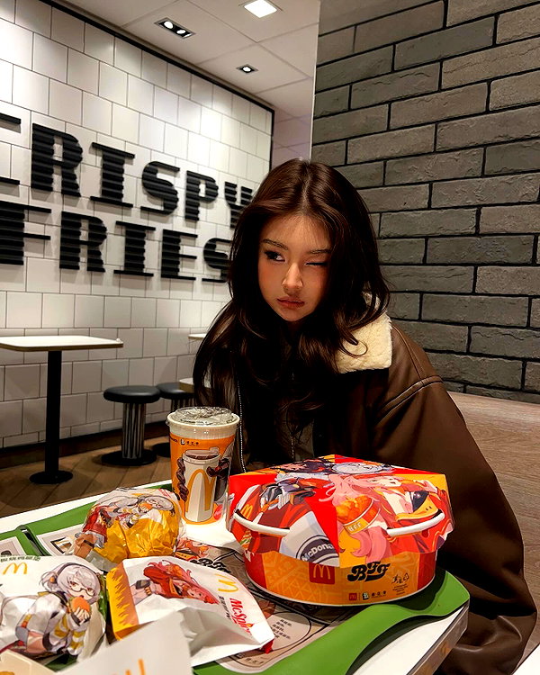ll.lu1s instagram image archive image