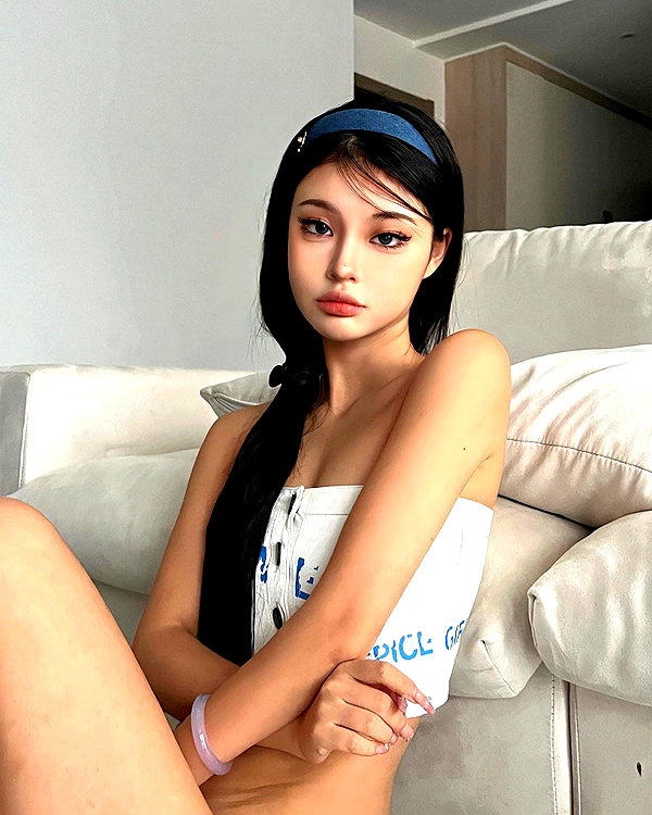 ll.lu1s instagram image archive image
