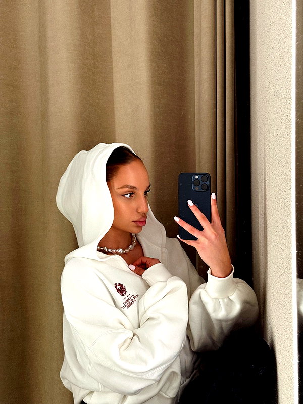 ariana_vomi instagram image archive image