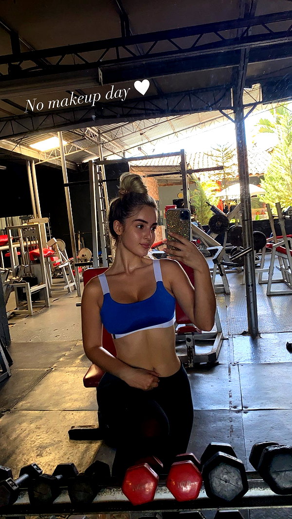 nicollefigueroaa archive image