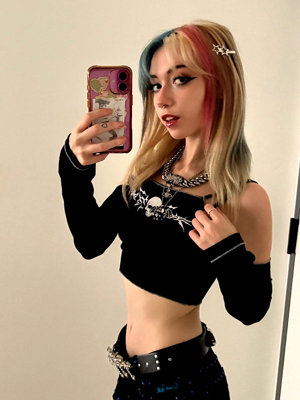 Archived image from @iluvmeww on Instagram
