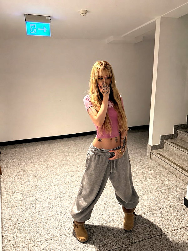 miss3evux instagram image archive image