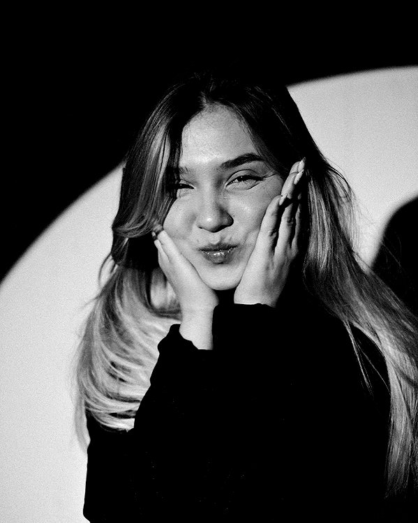 lila.garnik instagram image archive image