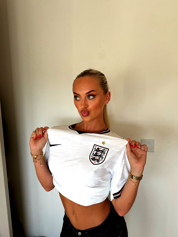 rhiannonbluee instagram image archive image