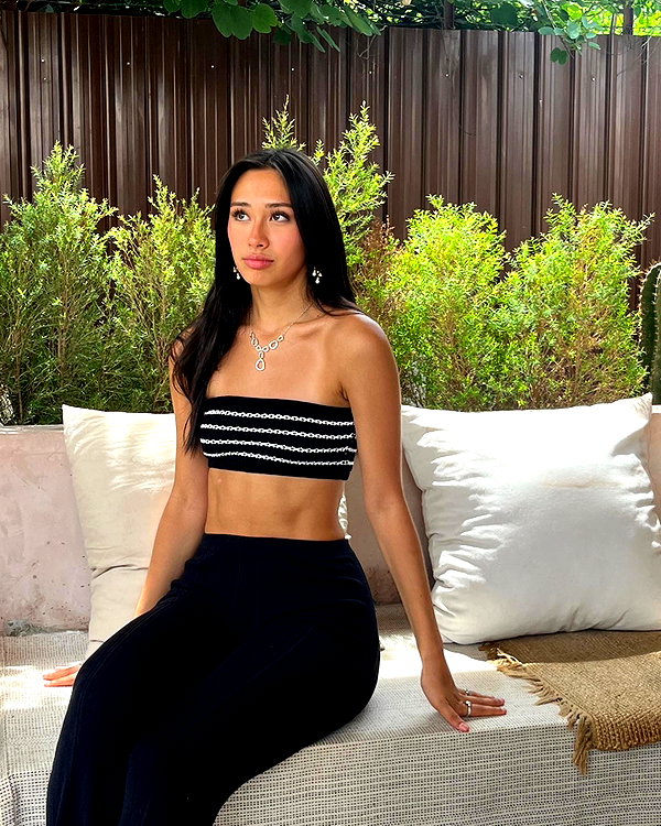 cait.knight instagram image archive image