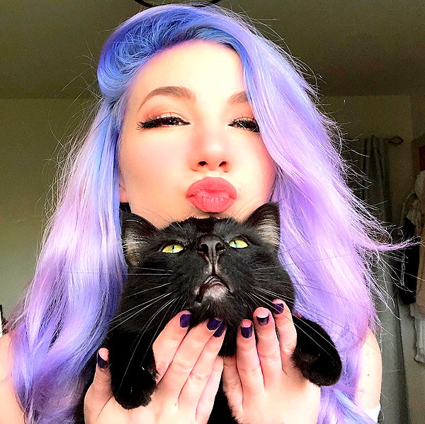danielle.mercedie instagram image archive image