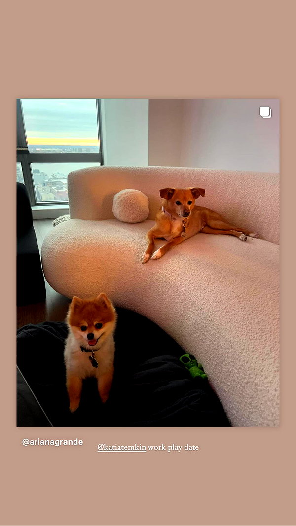 arianagrande instagram image archive image
