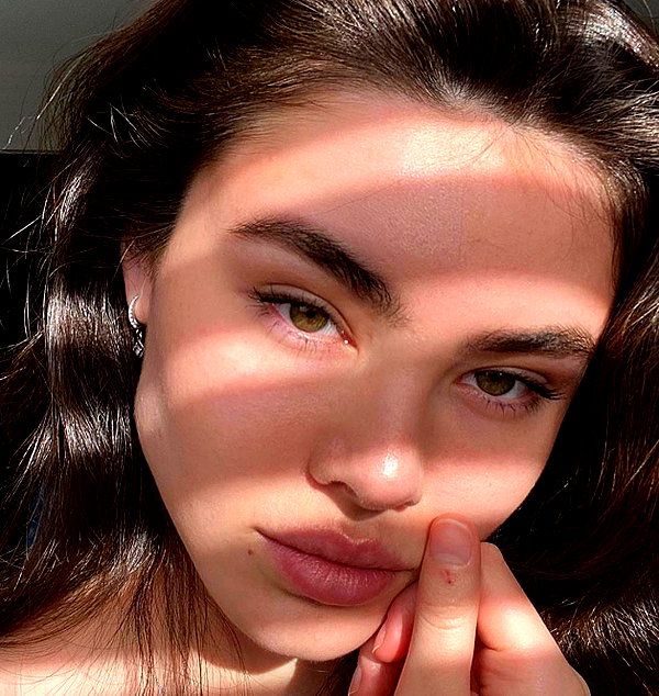 baddiesessence instagram image archive image