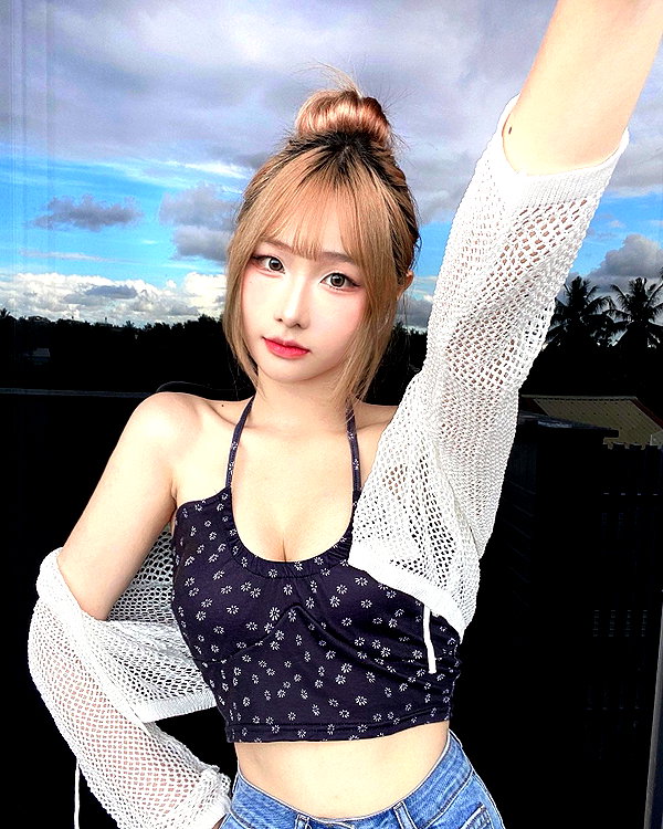 lai_931201 instagram image archive image