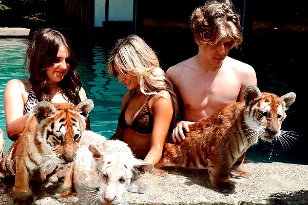ellianawalmsley instagram image archive image