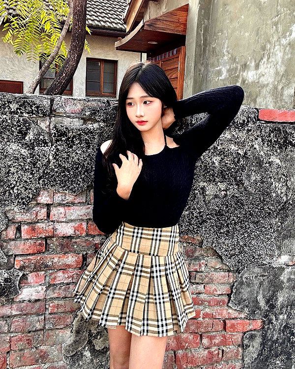 lai_931201 instagram image archive image