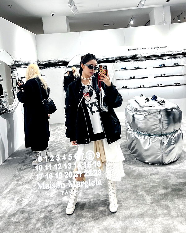dear.zia instagram image archive image