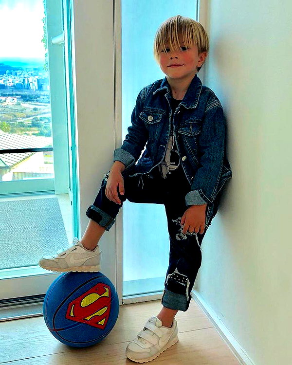 shakira instagram image archive image