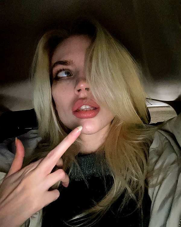 anya4everr instagram image archive image