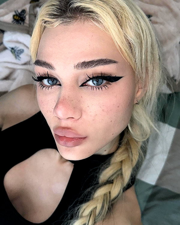 vik4au instagram image archive image