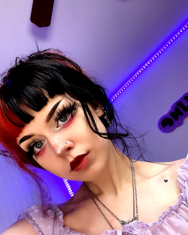 yeahimcaroline instagram image archive image