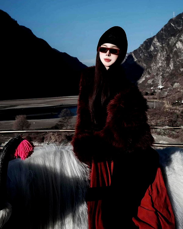 lyhythuedoxinh instagram image archive image