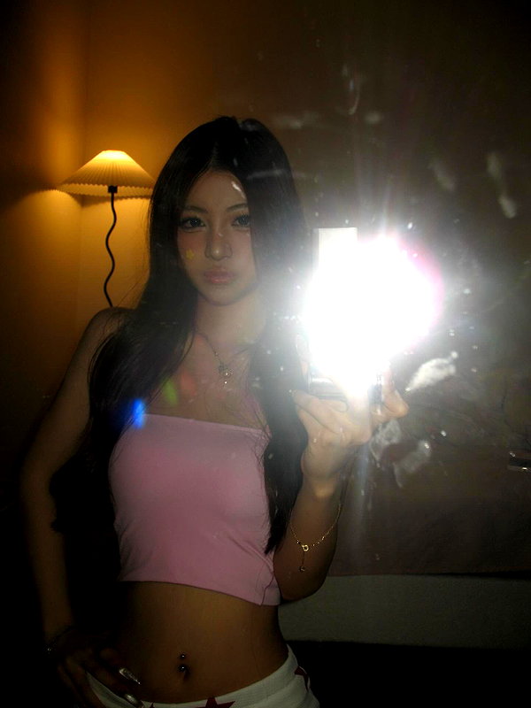 ywwyiiing instagram image archive image