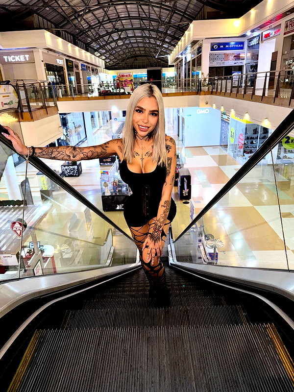 barbie_vampi instagram image archive image