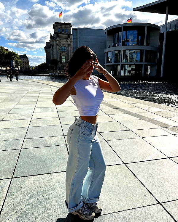 vanessa.rhd instagram image archive image