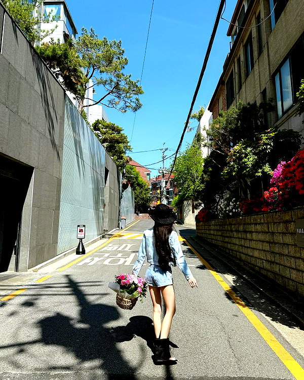 dear.zia instagram image archive image