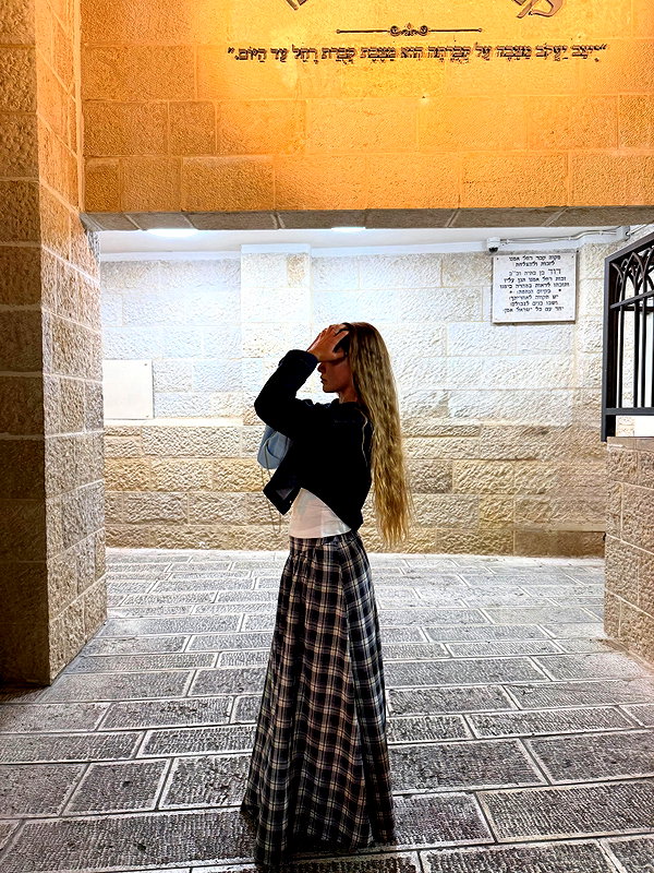 daniella_zeldis instagram image archive image