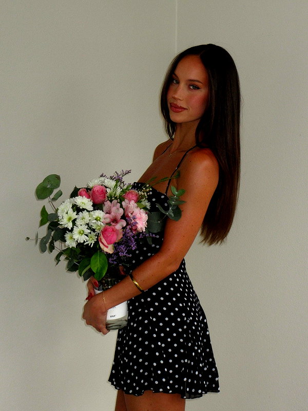 olivia.mathers instagram image archive image