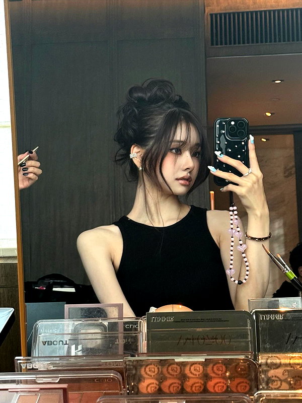 dear.zia instagram image archive image