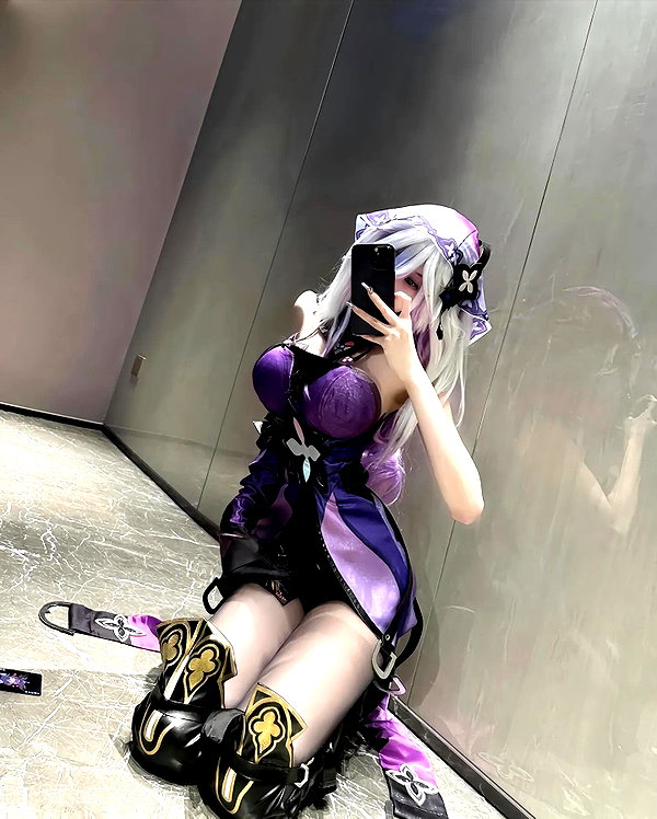 gallery_cosplayer instagram image archive image