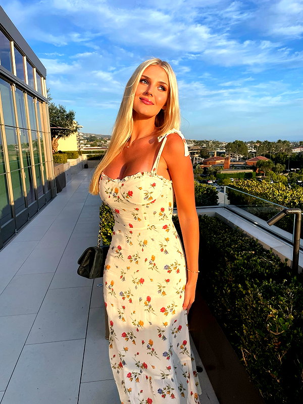 allie_dunn instagram image archive image
