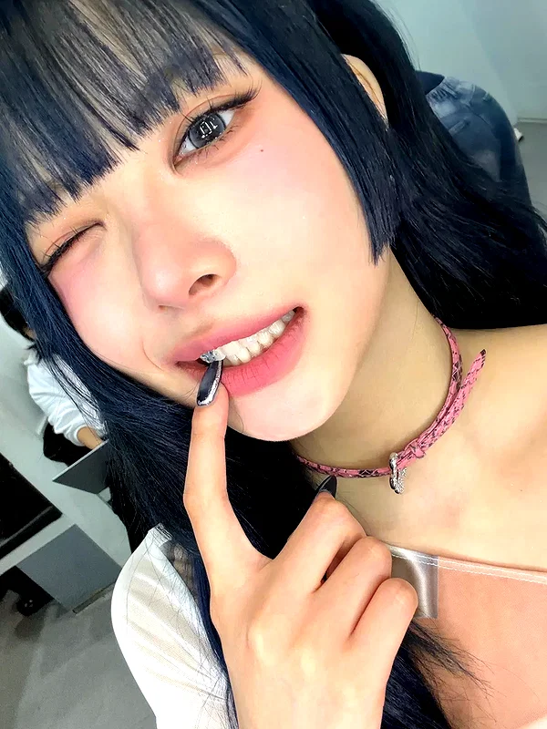 hhh.e_c.v instagram image archive image