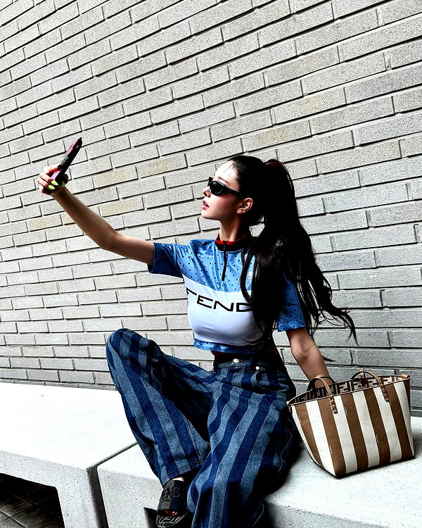 dear.zia instagram image archive image