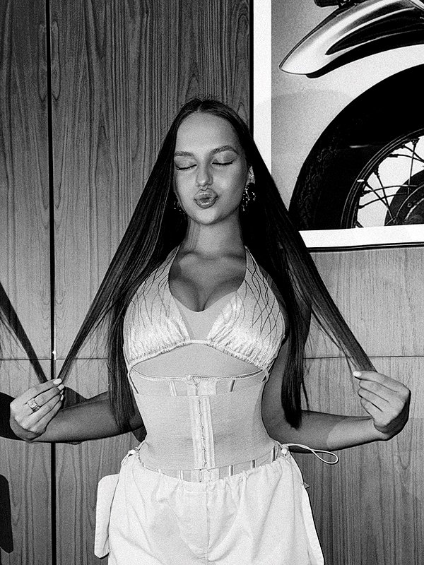 ariana_vomi instagram image archive image