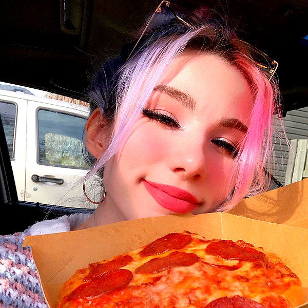 danielle.mercedie instagram image archive image